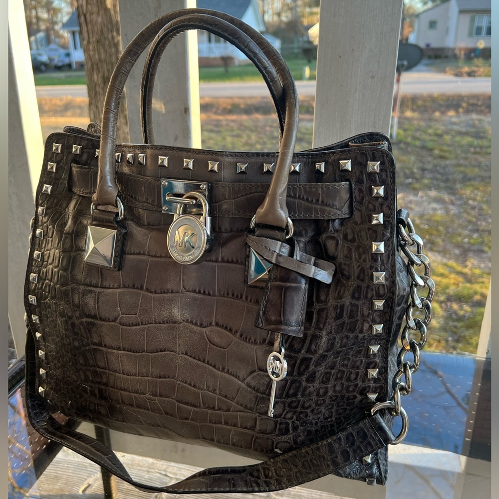 🔥🔥🛍️RealMichael Kors, Grey croc embossed Hamilton tote with silver hardware🔥